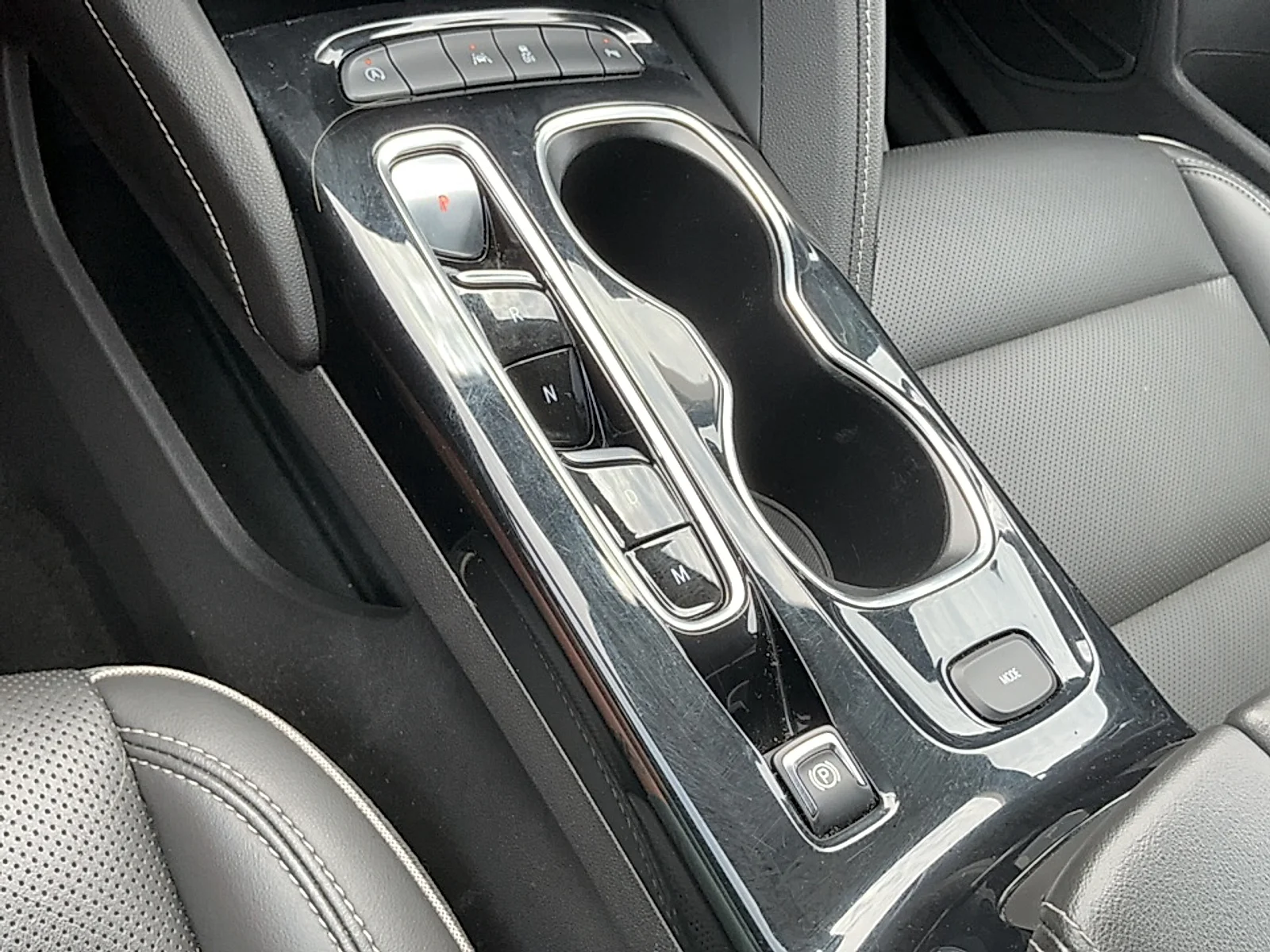 Used 2023 Ebony Twilight Metallic Buick Essence FWD image 10