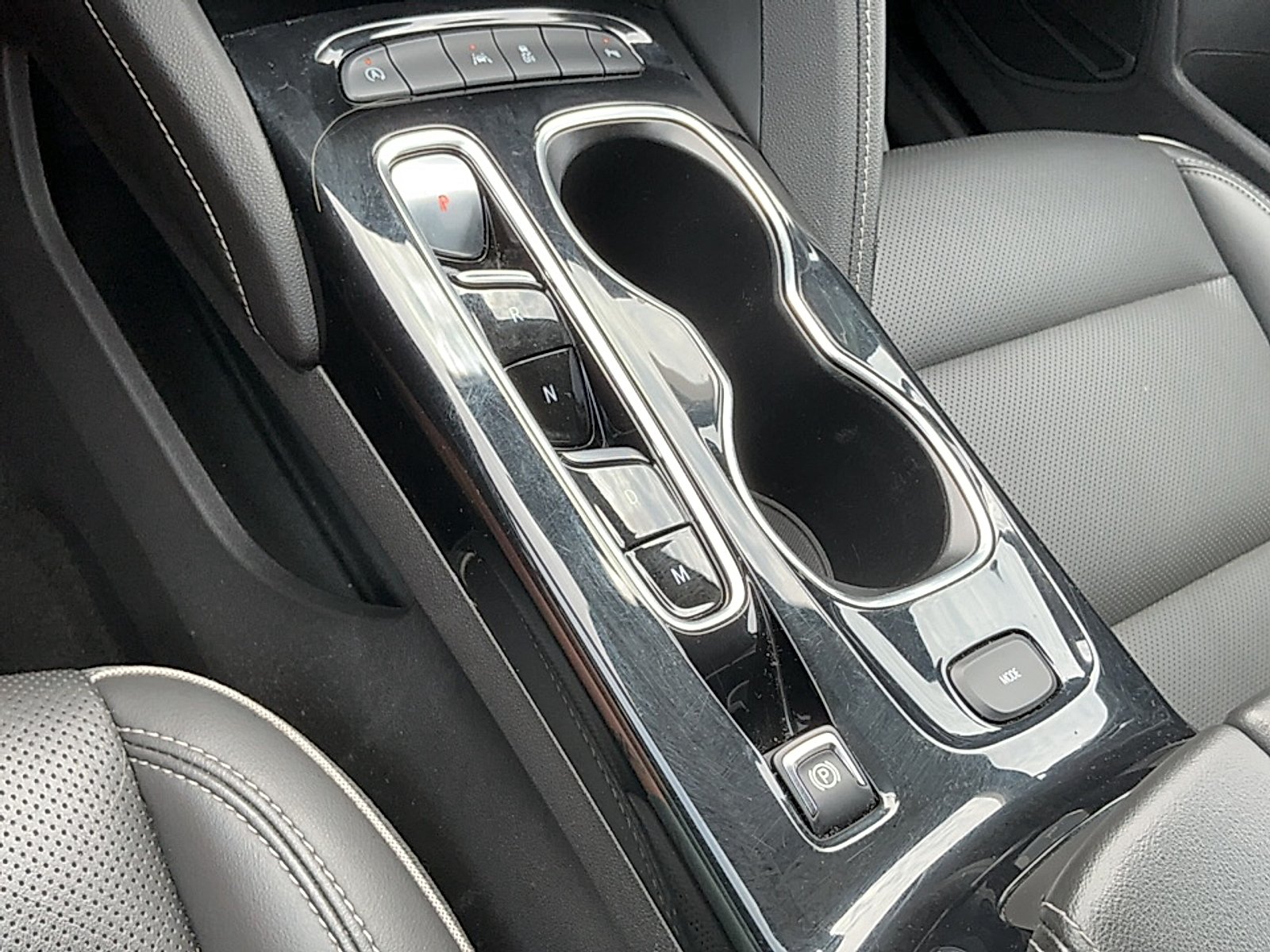 Used 2023 Ebony Twilight Metallic Buick Essence FWD image 10