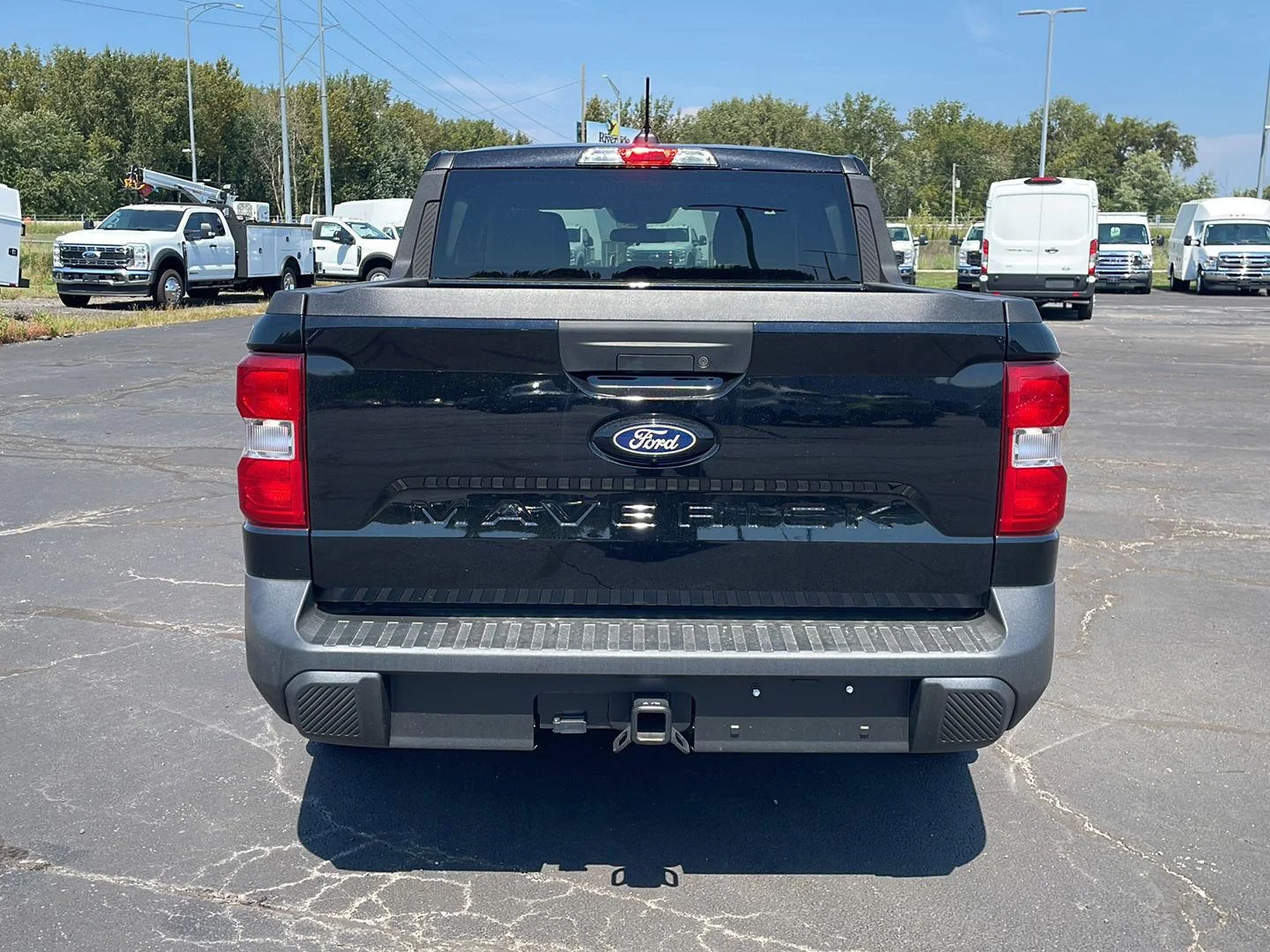 New 2026 Shadow Black Ford XLT image 4
