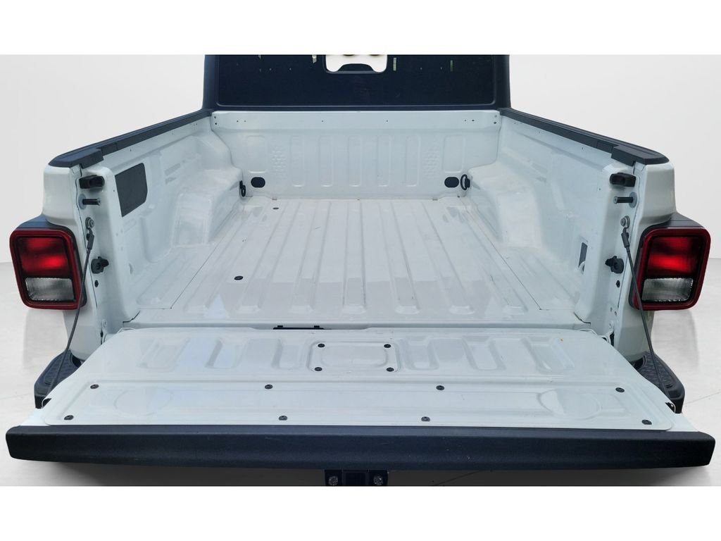 Used 2026 White Jeep Sport S image 10