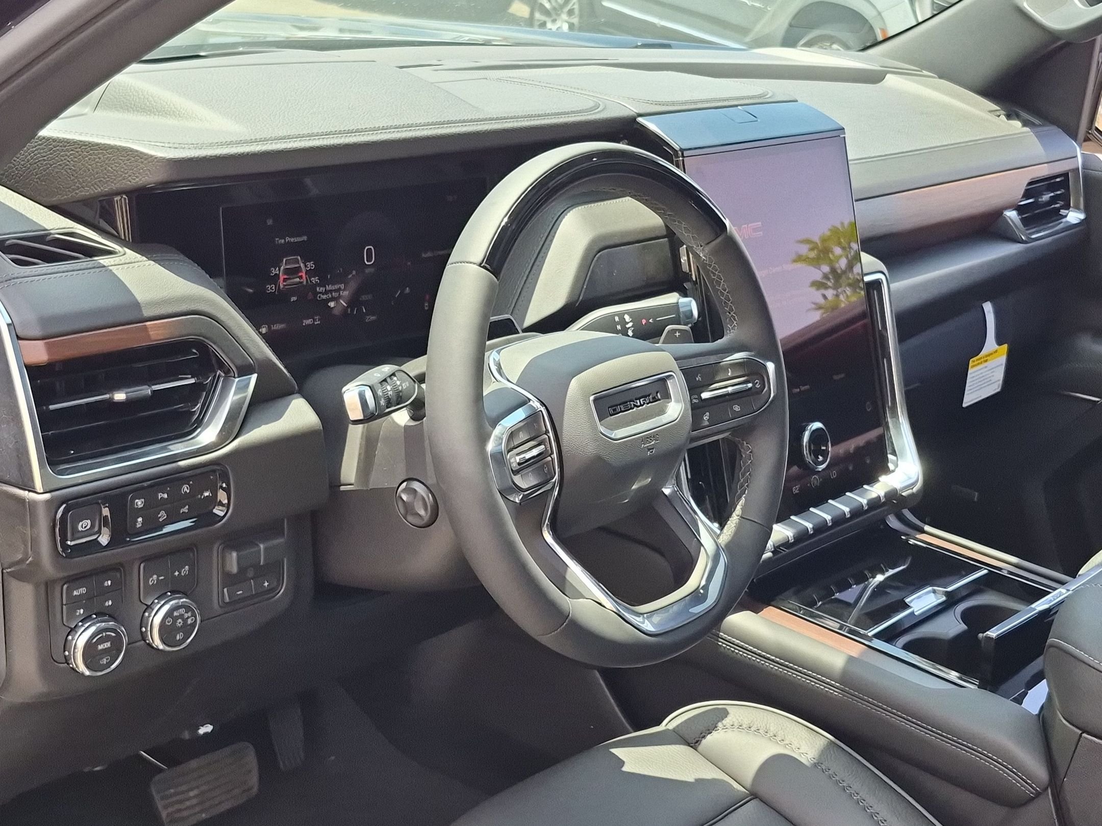 2026 GMC Yukon XL Denali - Photo 14