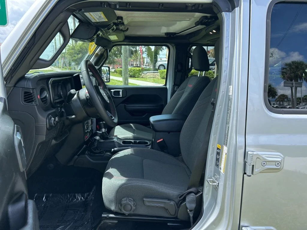2024 Jeep Wrangler 4-Door Rubicon - Photo 9