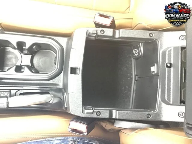 Used 2022 White Jeep Unlimited Sahara image 19