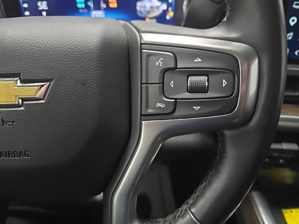 Used 2025 Gray Chevrolet LT image 21