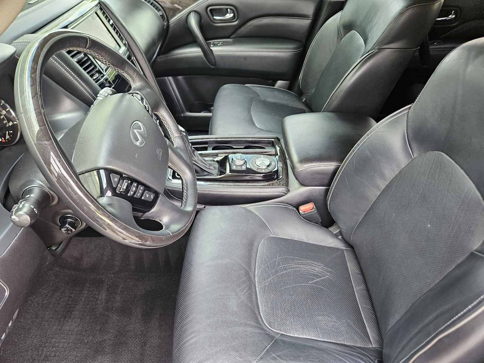 Used 2021 Black Obsidian INFINITI LUXE image 11