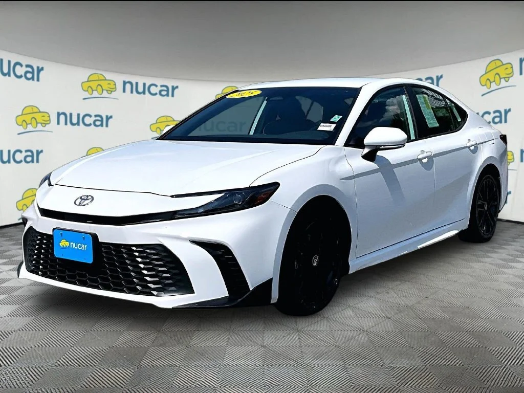 Used 2025 White Toyota SE image 3