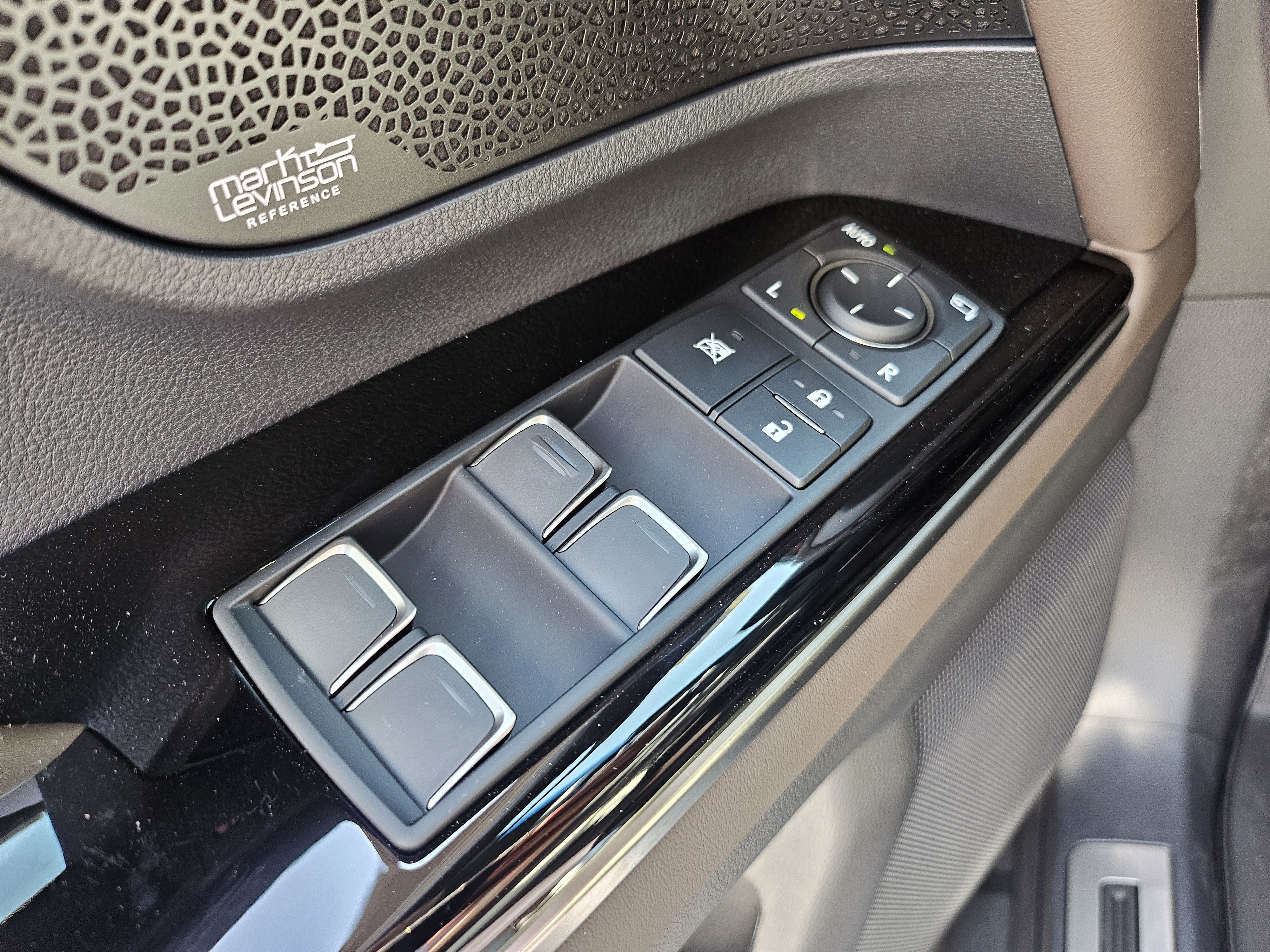 New 2026 Manganese Luster Lexus 600 Luxury image 15