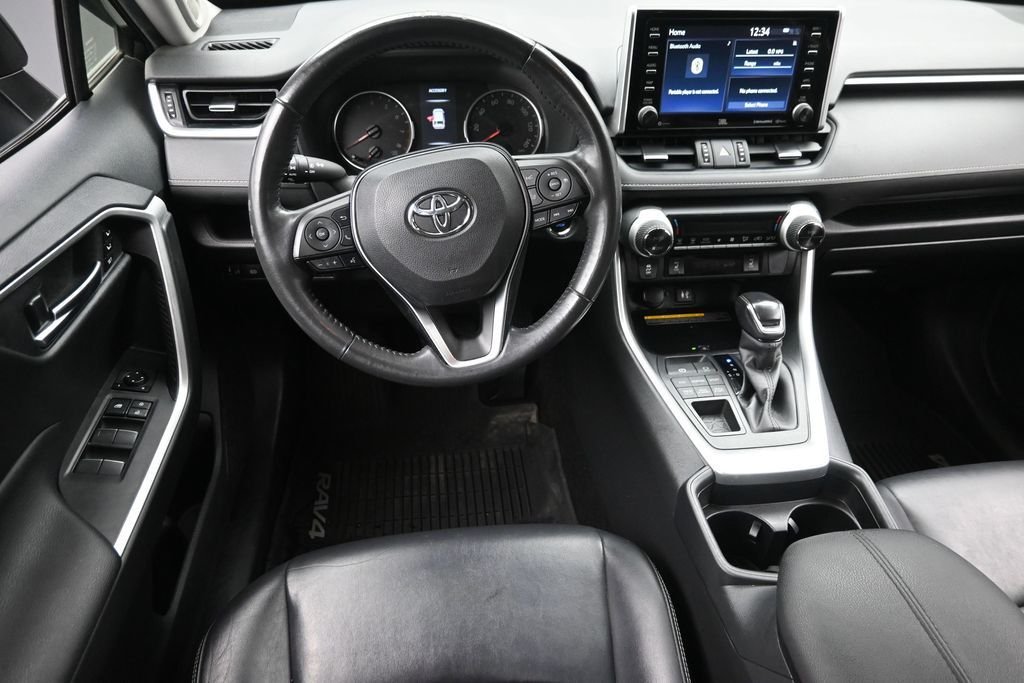 Used 2019 Black Toyota XLE Premium image 15