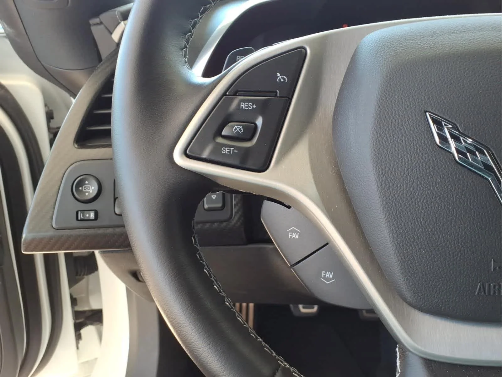 Used 2014 Arctic White Chevrolet Z51 3LT image 19