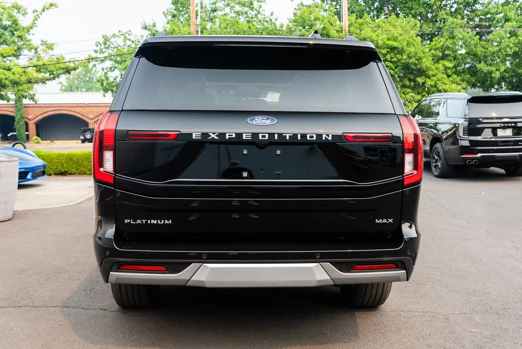 Used 2025 Black Ford Platinum image 5
