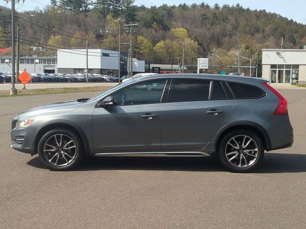 Used 2016 Gray Volvo T5 image 7