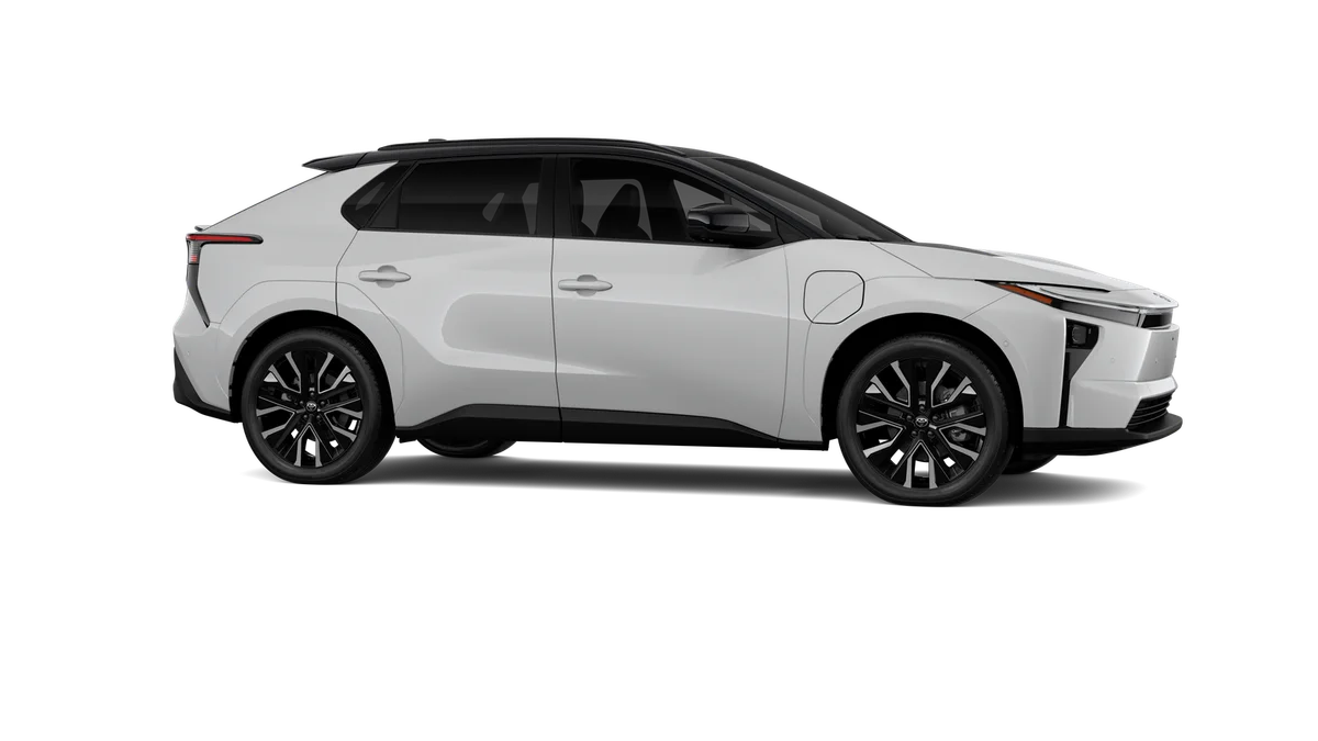 New 2027 Wind Chill Pearl with Midnight Black Metallic roof Toyota Limited image 13