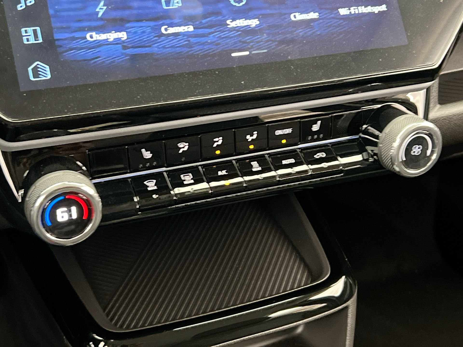 2027 Chevrolet Bolt LT - Photo 70