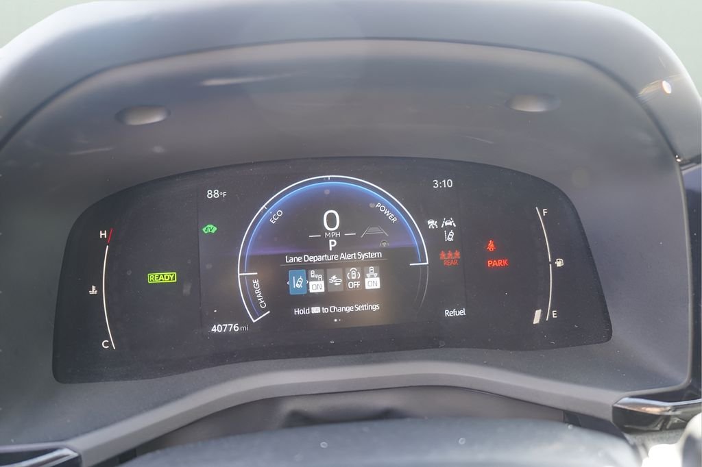 Used 2025 Ice Cap Toyota LE image 22