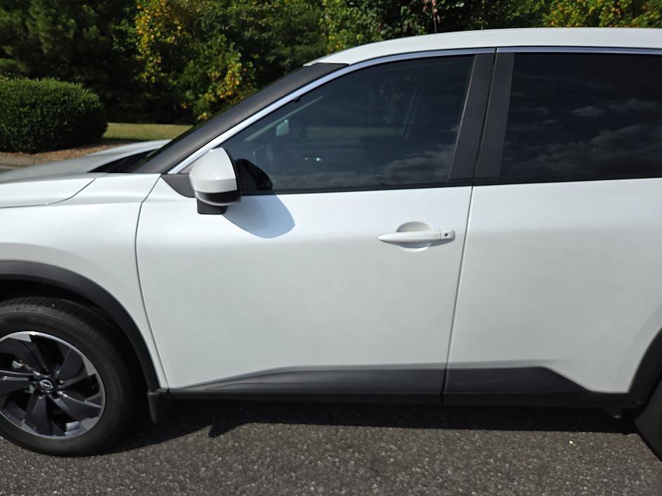 Used 2026 Everest White Pearl Tricoat Nissan SV image 9