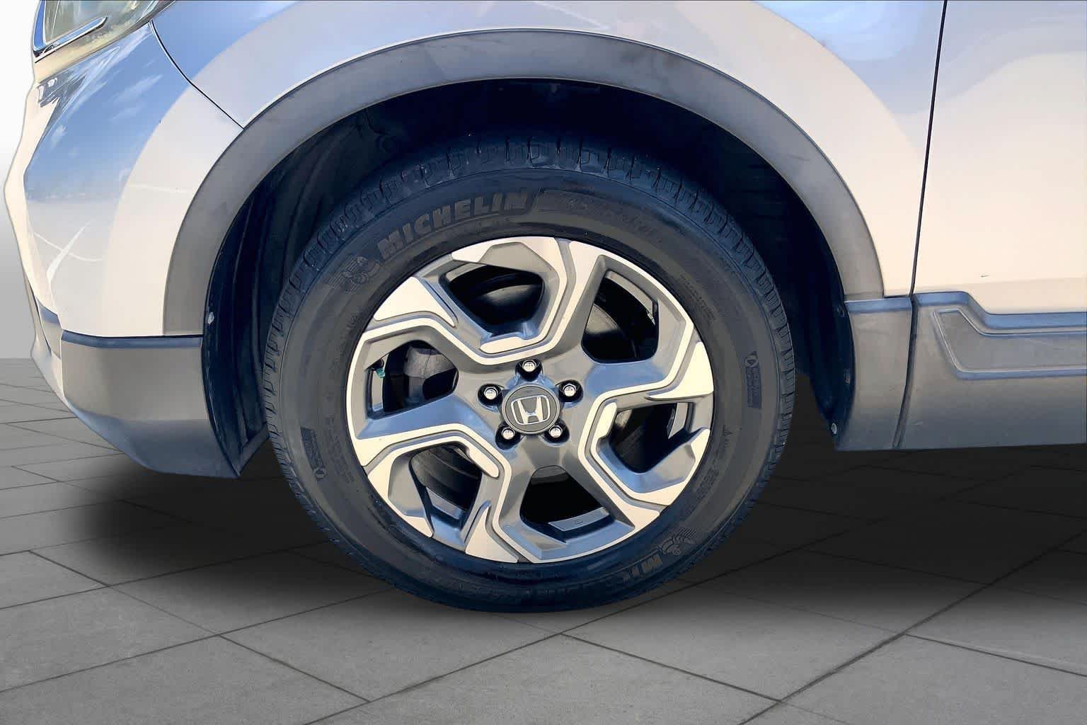 Used 2017 Lunar Silver Metallic Honda EX image 11