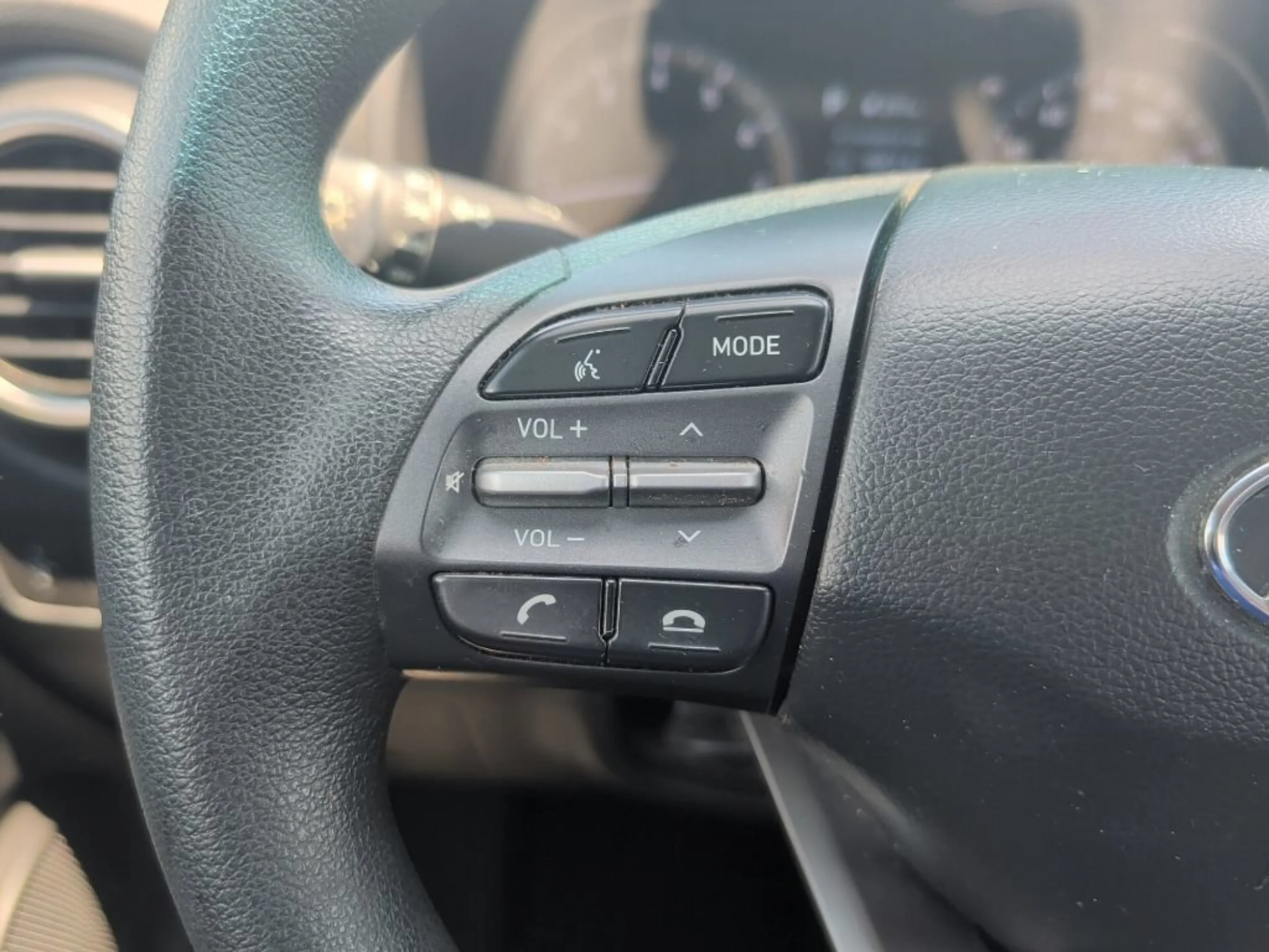 Used 2019 Thunder Gray Hyundai SE image 17