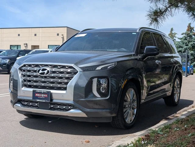 Used 2020 Graphite Hyundai Limited image 5