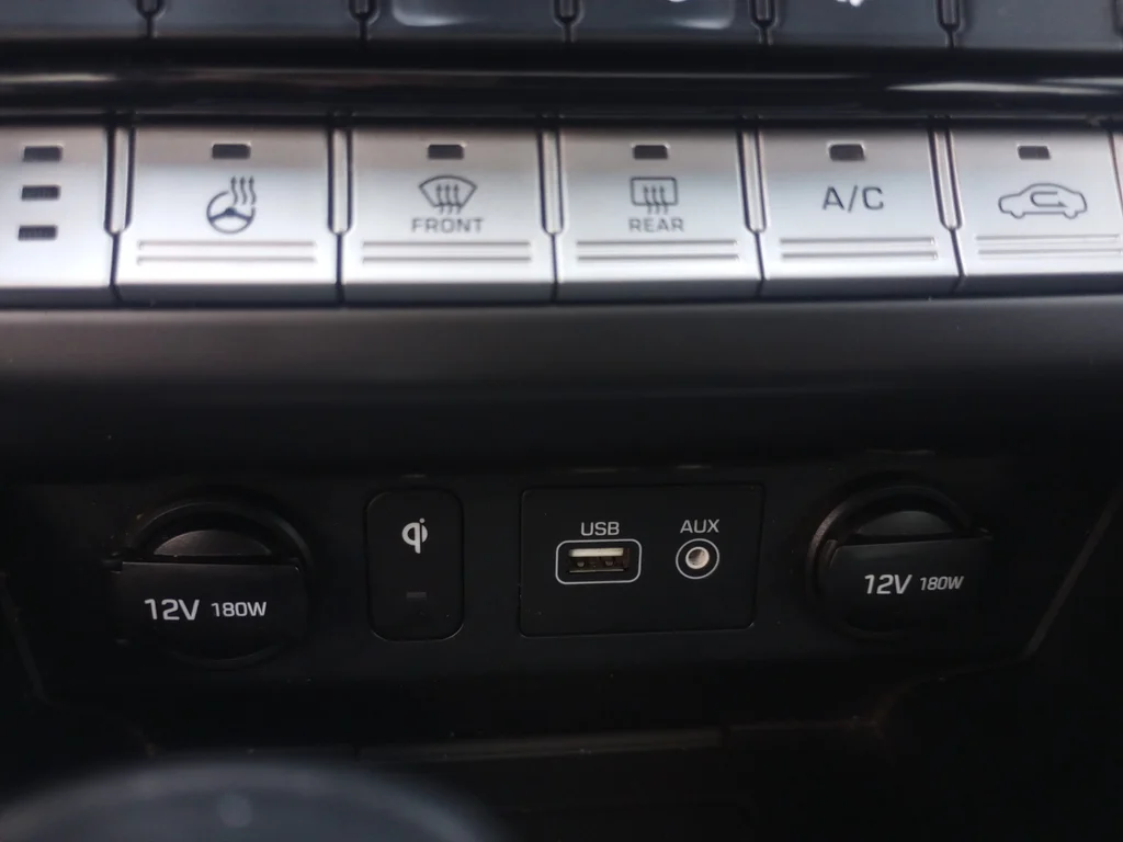 Used 2018 Blue Hyundai Limited image 32