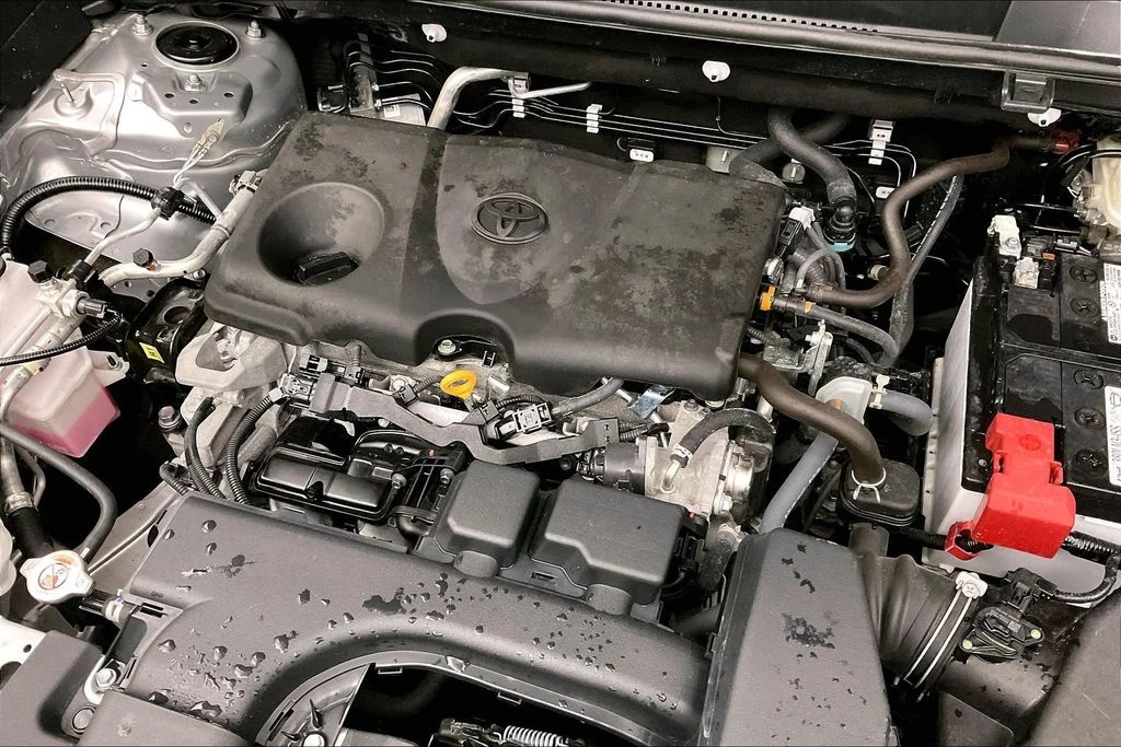 Used 2025 Silver Toyota XLE image 38