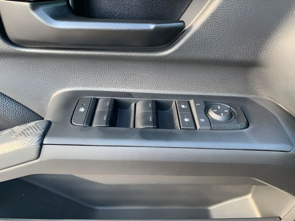Used 2025  Toyota SR5 image 11