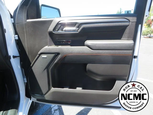 Used 2025 White GMC AT4 image 49