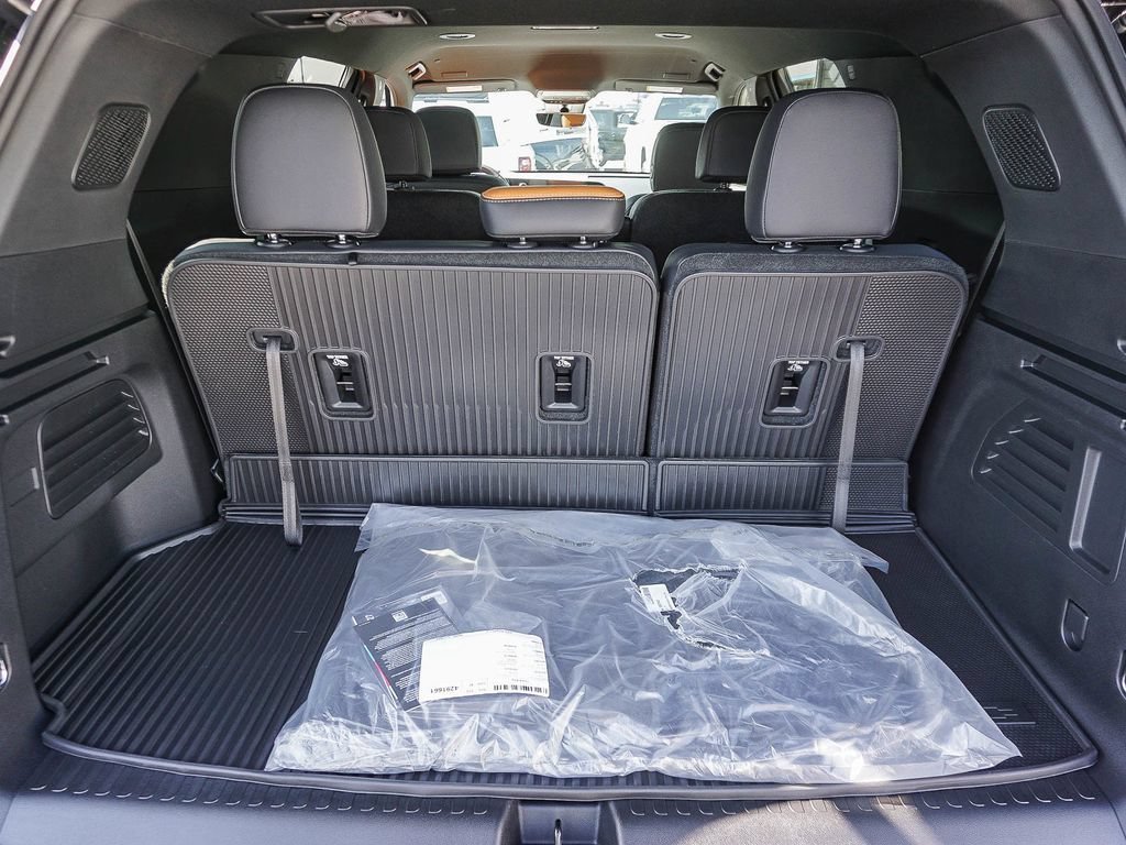2027 Chevrolet Traverse Z71 - Photo 24