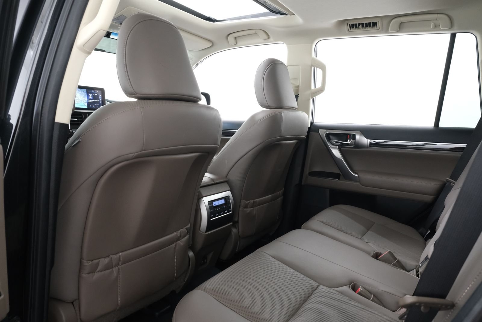 Used 2023 Caviar Lexus 460 image 34