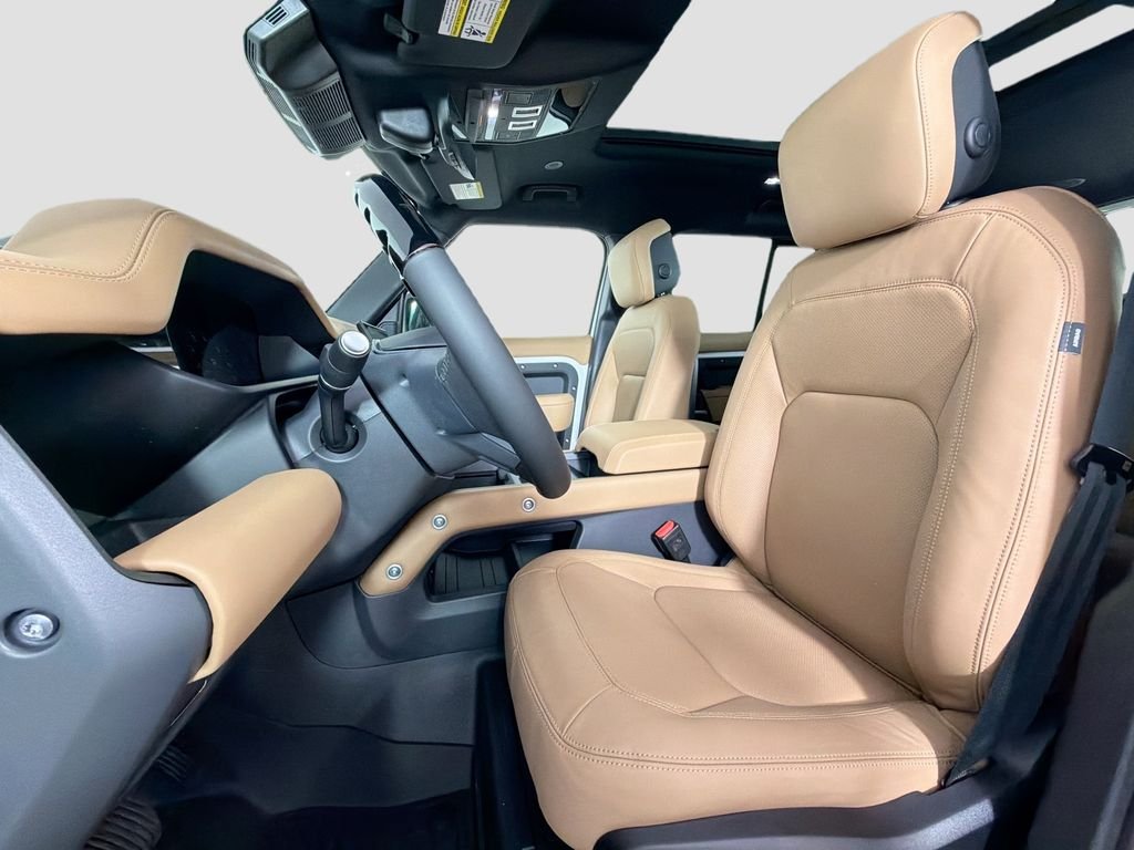New 2026 Fuji White Land Rover X-Dynamic SE image 22