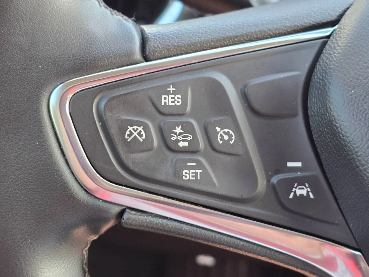 Used 2024 Mosaic Black Metallic Chevrolet LT image 18