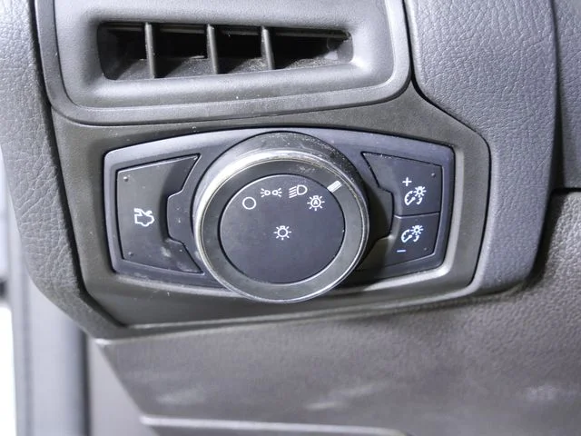 Used 2013  Ford SE image 25