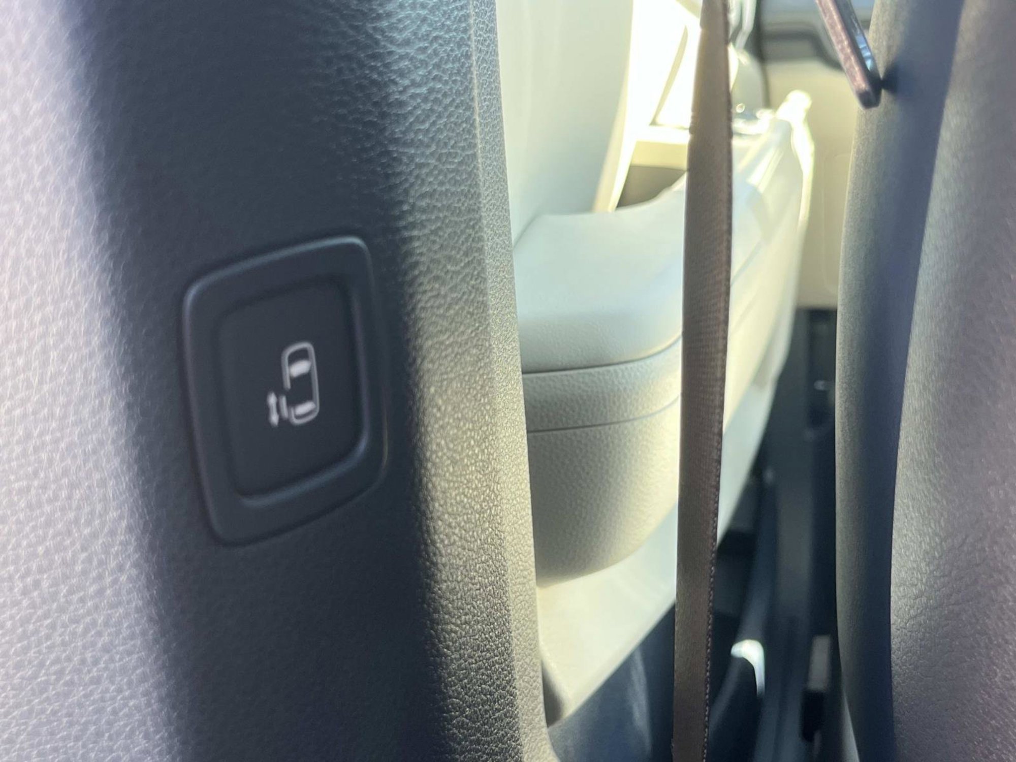 New 2026 Ceramic Silver Kia EX image 20