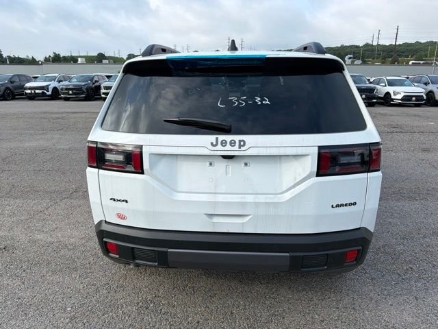 New 2026 Bright White Clear-Coat Exterior Paint Jeep Laredo image 4