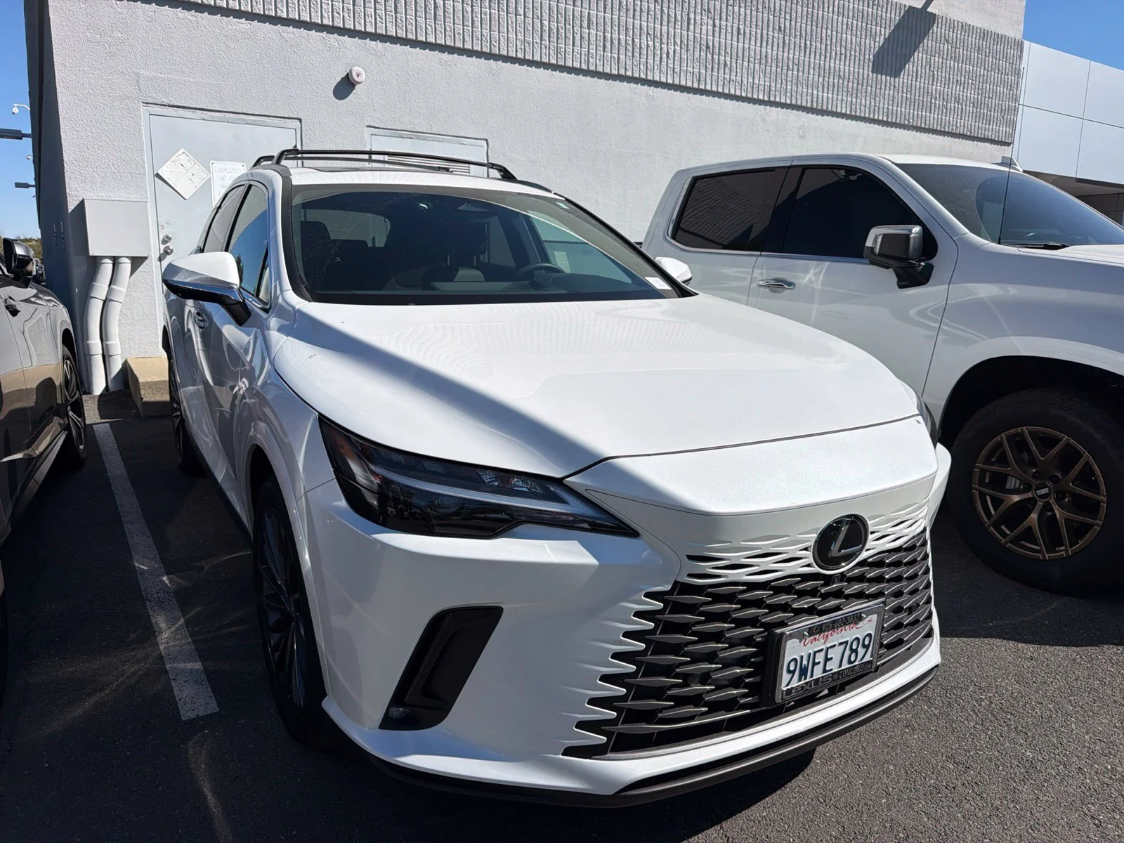 Used 2025 Eminent White Pearl Lexus 350h Premium image 1