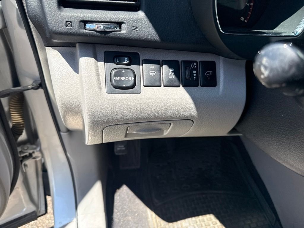 Used 2011 Silver Toyota Limited image 22