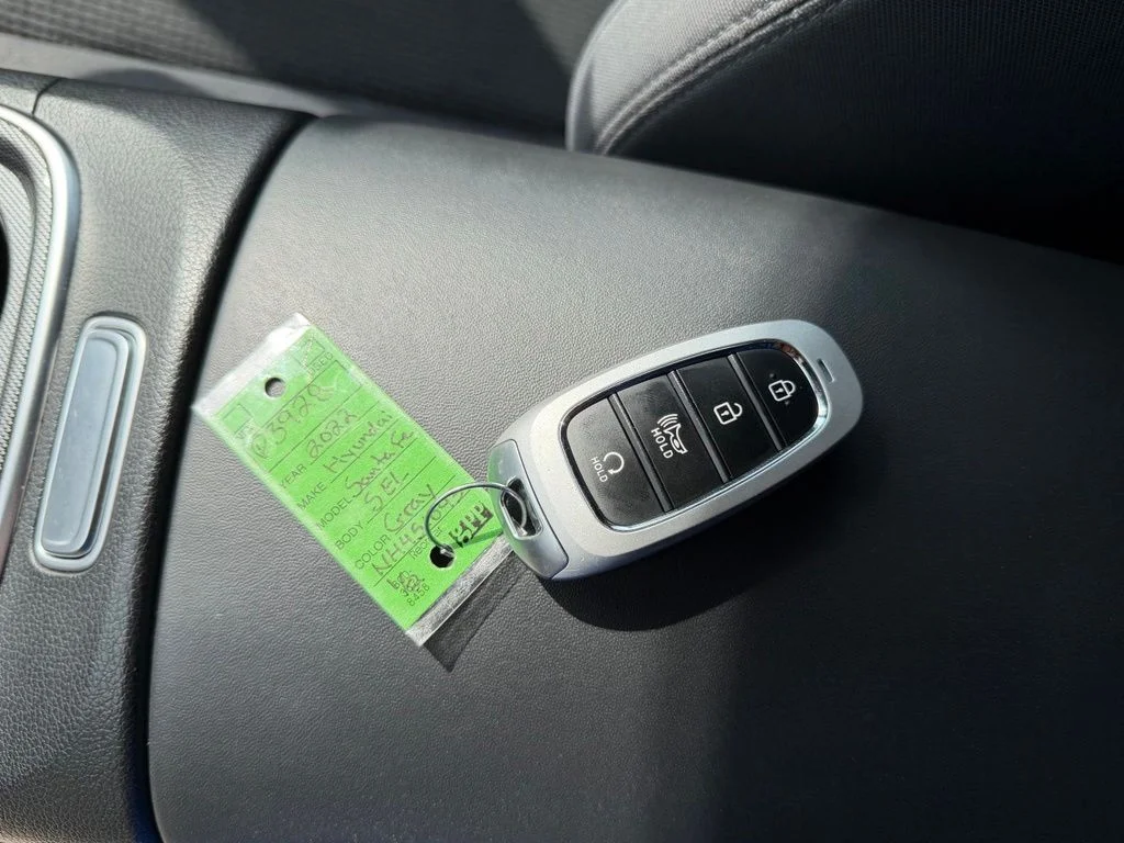Used 2022 Hampton Gray Hyundai SEL image 38