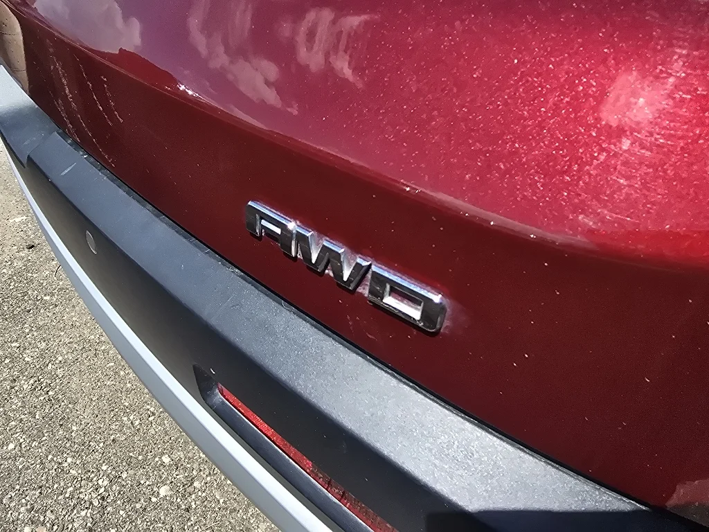 Used 2018 Crimson Red Tintcoat GMC SLT image 21