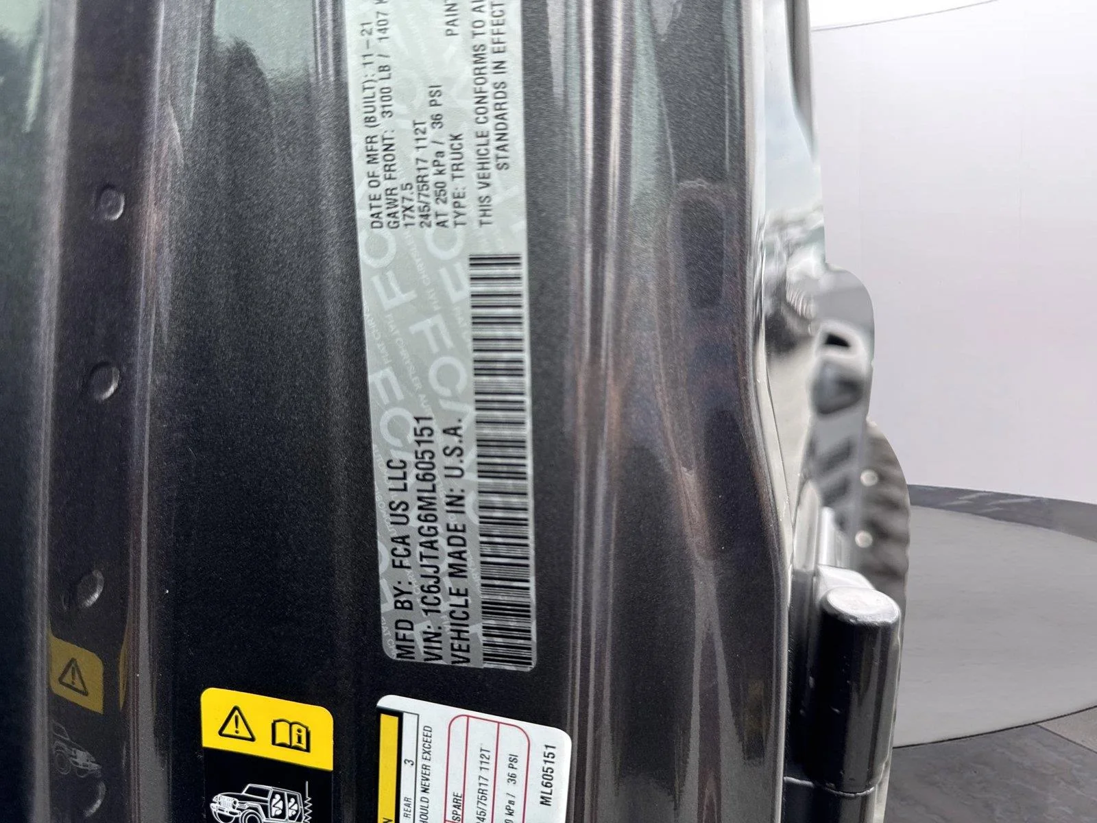 Used 2021 Granite Crystal Metallic Clearcoat Jeep Sport S image 38