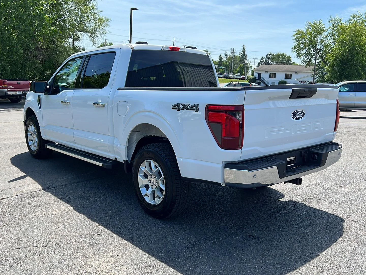 Used 2025 Oxford White Ford XLT image 3