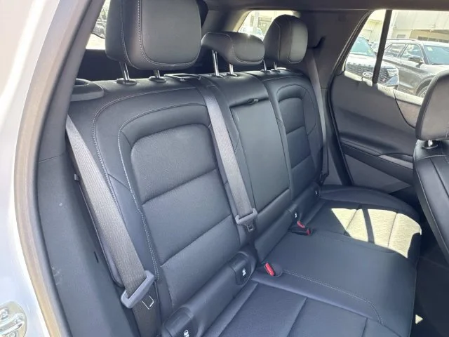 Used 2025 White Chevrolet LT image 29