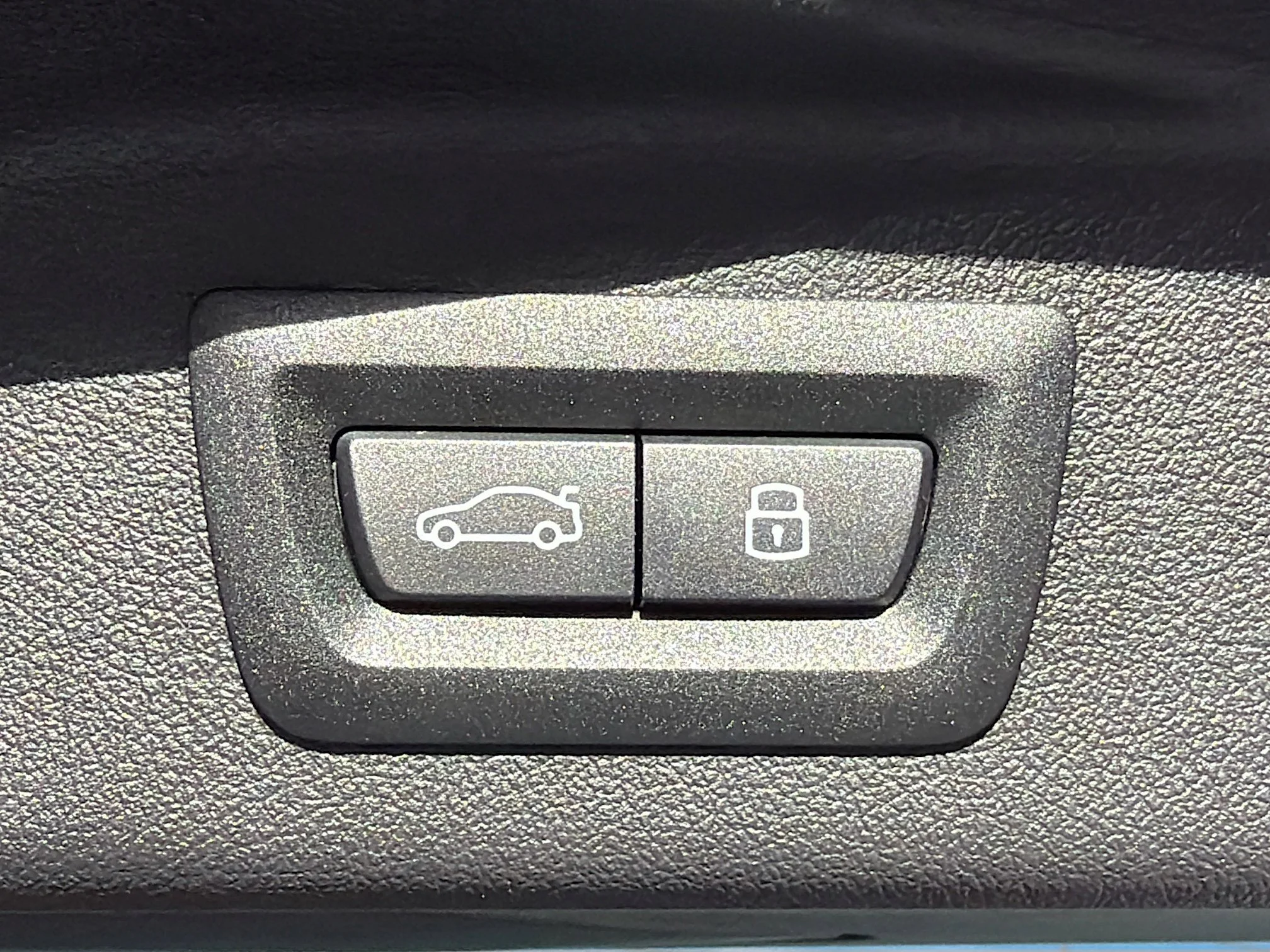 New 2027 Brooklyn Grey Metallic BMW xDrive40i image 13