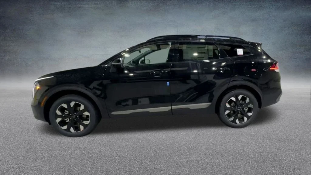 Used 2023 Black Kia X-Line image 14
