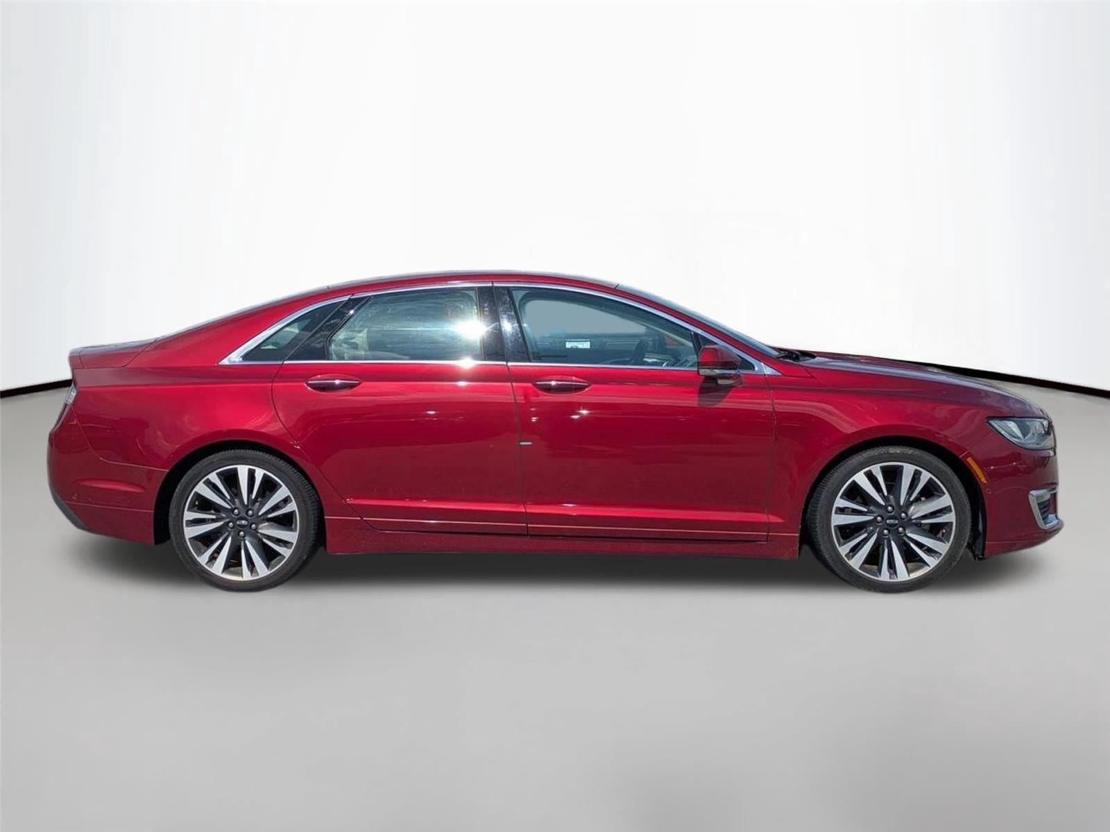 Used 2018 Ruby Red Metallic Tinted Clearcoat Lincoln Reserve image 4