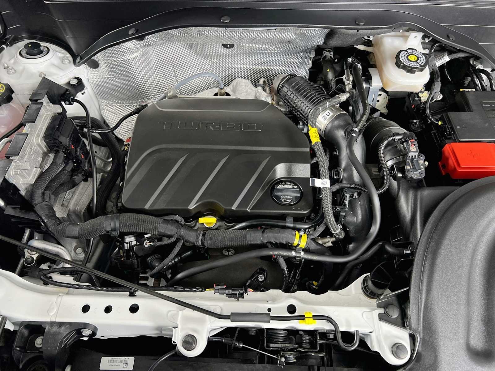 Used 2025 Summit White Chevrolet LT image 28