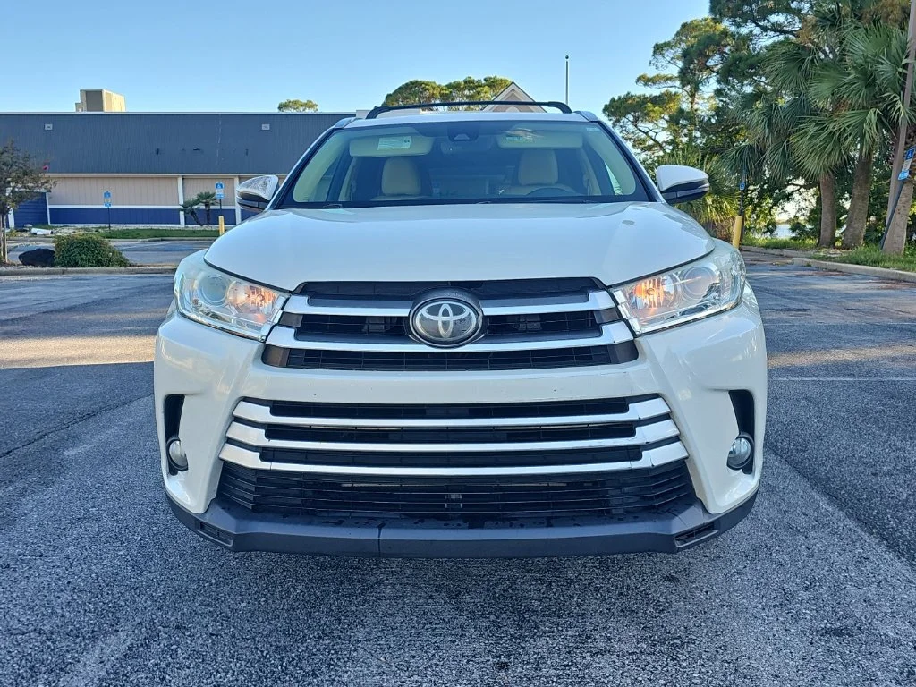 Used 2017 White Toyota XLE image 2