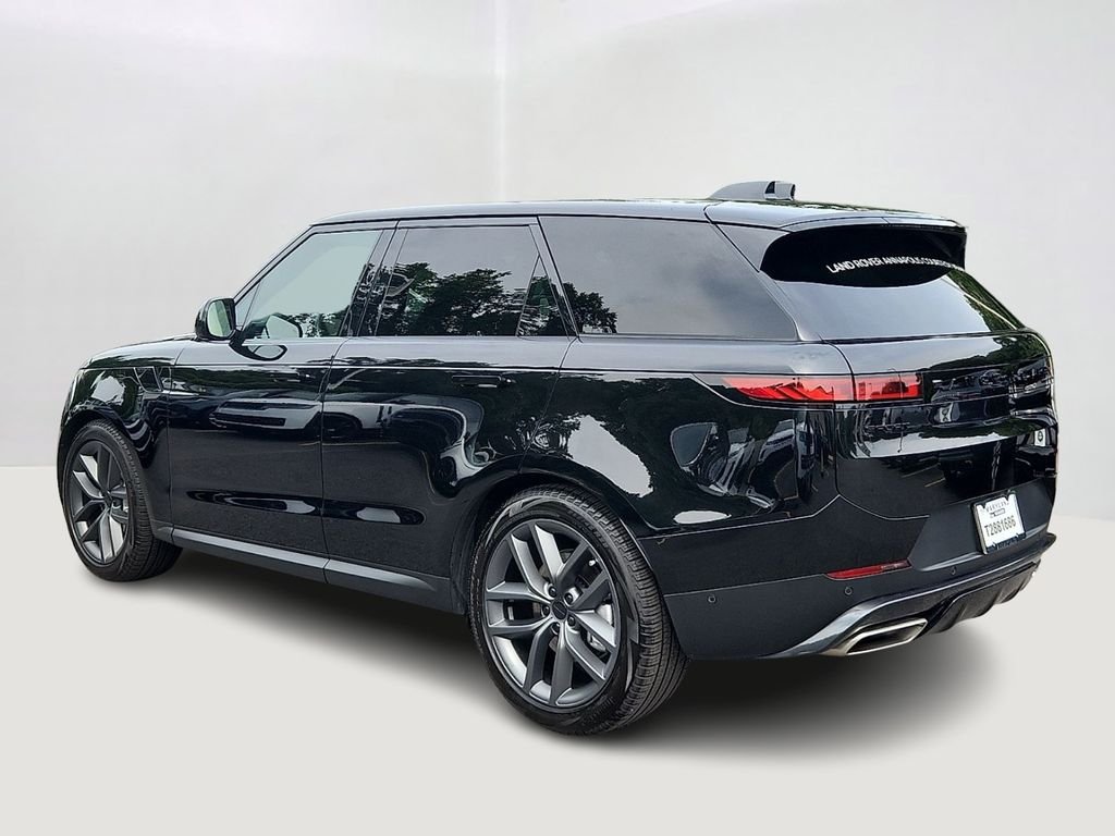 Used 2026 Santorini Black Metallic Land Rover SE image 6