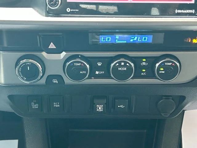 Used 2022 White Toyota SR5 image 47