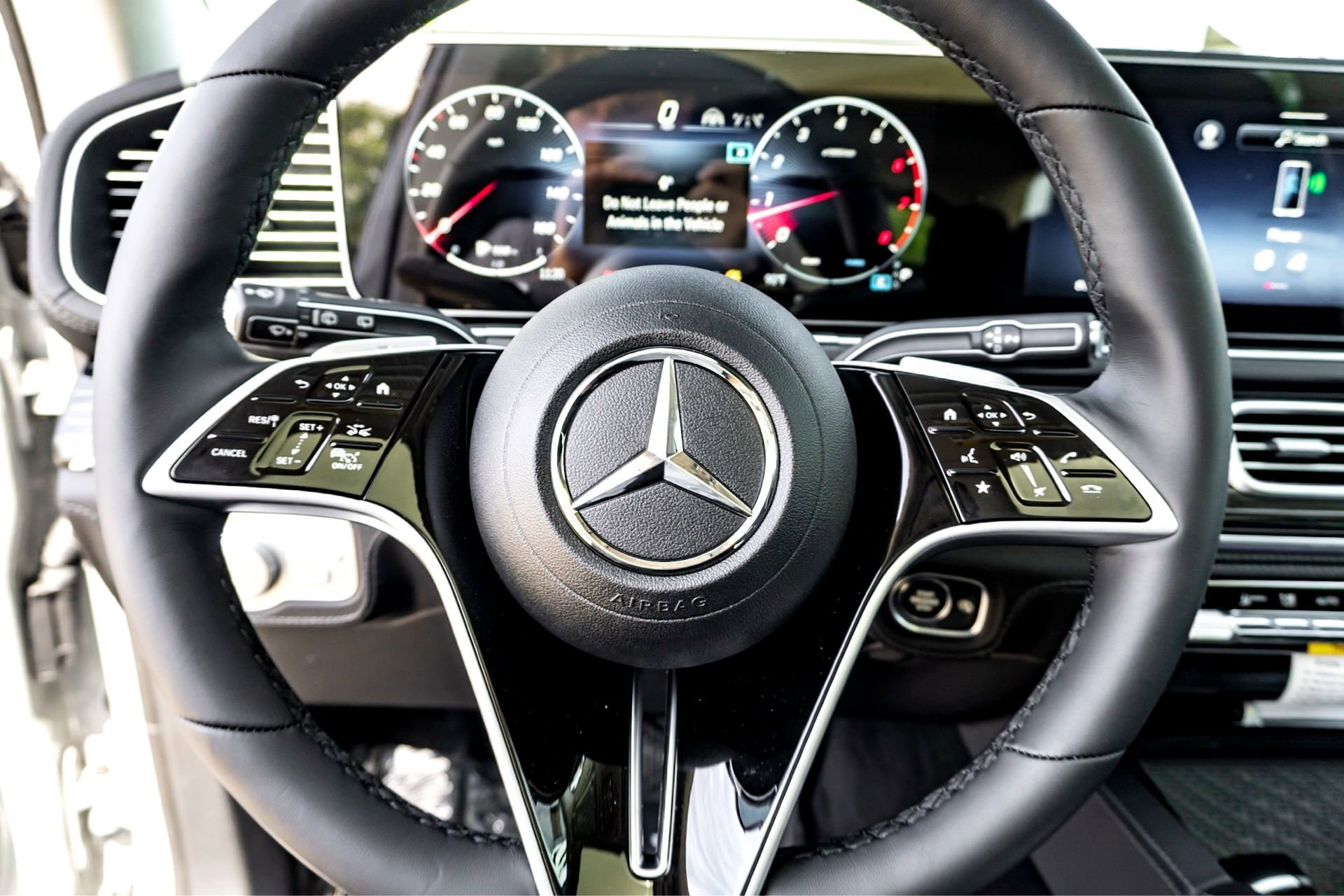 New 2026 MANUFAKTUR Alpine Grey Mercedes-Benz GLE 450 image 12