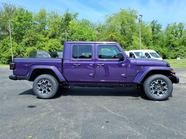 New 2026 Reign Jeep Sahara image 8