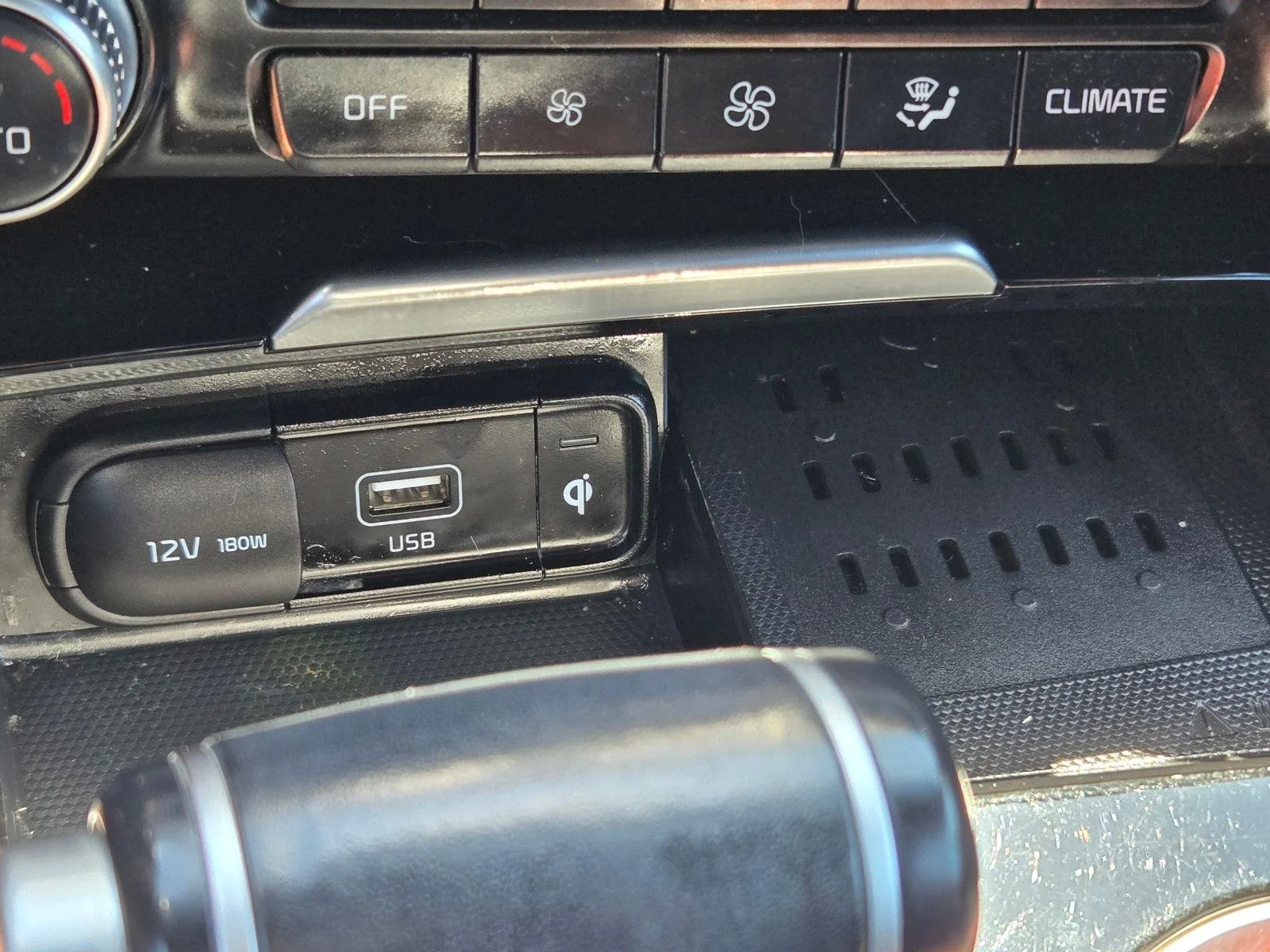 Used 2022 Ceramic Silver Kia GT-Line image 28